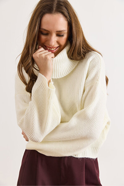 Olalook Women's White Turtleneck Batwing Casual Knit Sweater Kzk-19001096