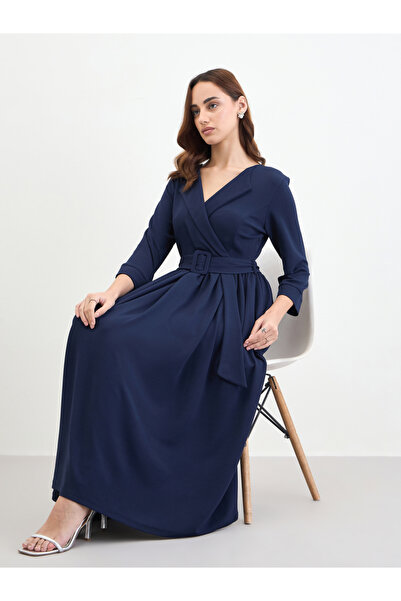 Styli فستان ميدي أزرق داكن بياقة على شكل حرف V وحزام