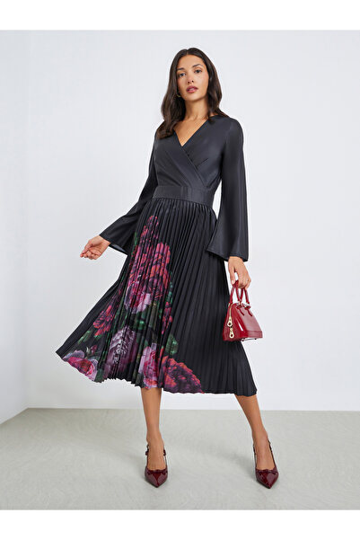 Styli Women Black Floral Print Long Sleeve Midi Dress
