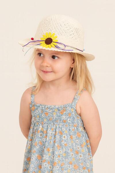 Katia&Bony قبعة ميرسيريزد للأطفال مع إكسسوارات زهور باللون الأبيض