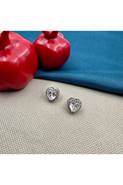 Opia Takı & Aksesuar أقراط على شكل قلب مرصعة بالأحجار