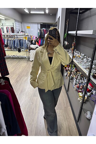 MOVA MODA Butter yellow Blazer