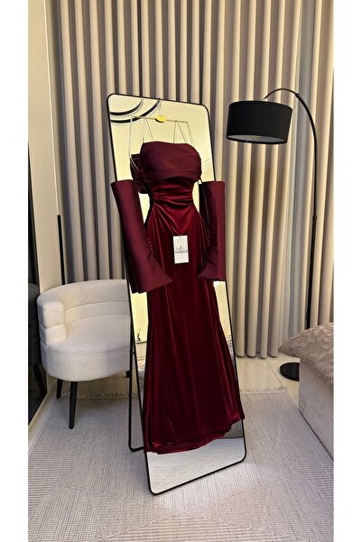 Nareen Fashion فستان عنابي داكن (خمري عميق) يعطي إحساسًا بالفخامة والرقي.