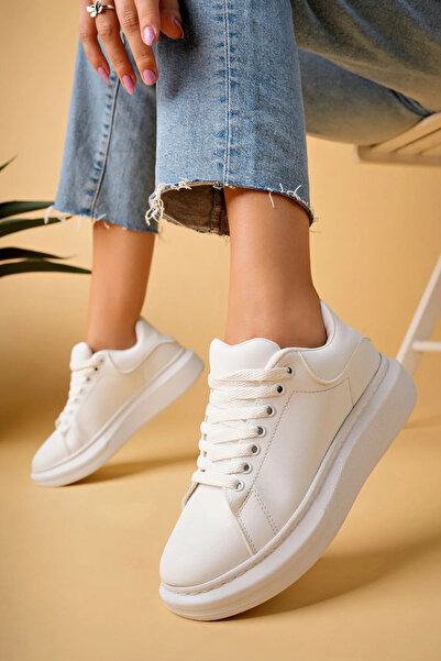 Baybonza حذاء رياضي نسائي أبيض من لويز أ كوستا LC101