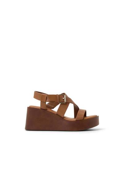 Call it Spring صندل تيجان / صندل ذو كعب إسفيني