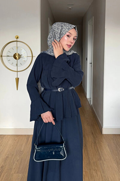 Mihran Butik طقم حزام نسائي من لوسيا باللون الأزرق الداكن