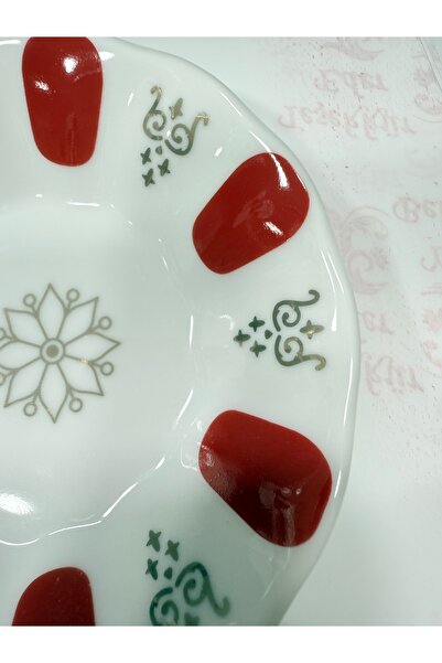 AYŞENURHASANOĞLU Kırmızı desenli porselen çay tabağı