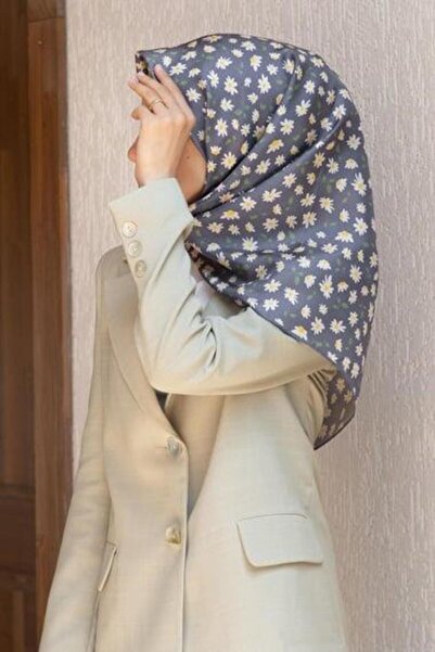 Vissona Tivil Silk Scarf 60910 - 14 - 0028 Gray Daisy Pattern