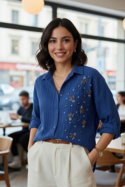 Yağmur Butik Cămașă cu buzunar cu model propriu realizat, brodată cu pietre ș...