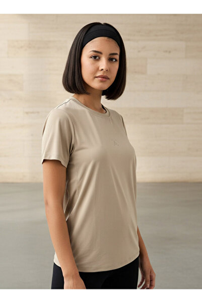 Adot تي شيرت الأداء النسائي