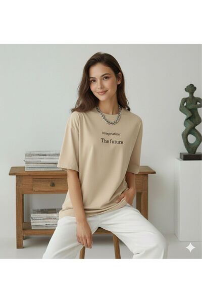 BW Bravely Wear تي شيرت نسائي مطبوع عليه THE FUTURE