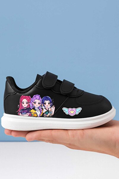 lias desing Adidași cu bandă neagră Heart Huntrix Demon Friends cu imprimeu