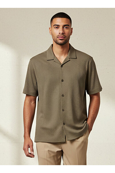 Emperor قميص رجالي بأكمام قصيرة، بقصة عادية، وياقة مفتوحة، ونسيج وافل.