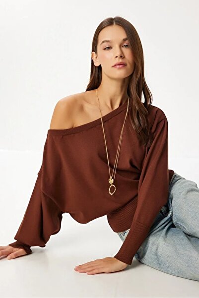 Vionne tek omuz kazak