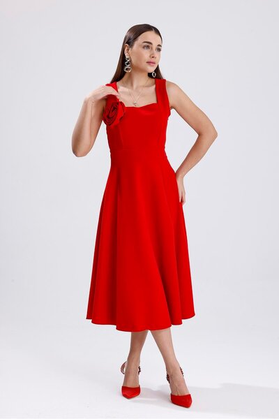 VELİZADE Γυναικείο κόκκινο φόρεμα με τετράγωνο γιακά, λεπτομέρεια τριαντάφυλλ...