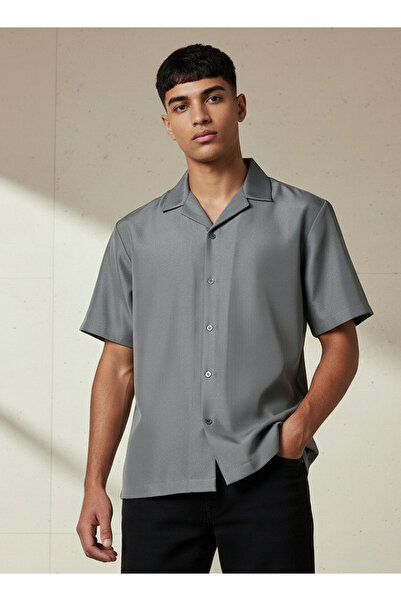 FAV Men Regular Fit Camp Collar Textured Short Sleeves Shirt