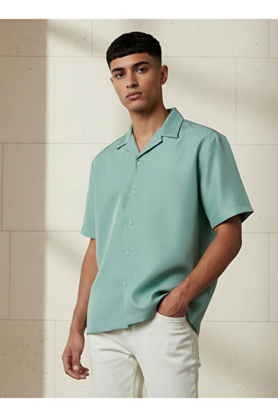 FAV Men Regular Fit Camp Collar Textured Short Sleeves Shirt