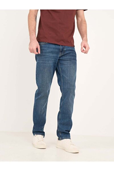 Lee Cooper Men's straight jeans with a slightly faded look