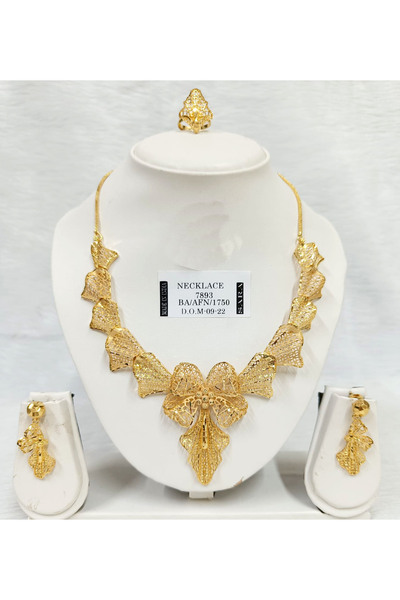 genric طقم عقد تشوكر عريض مطلي بالذهب مزين بالزهور، يتضمن قلادة وأقراط وخاتم للنساء