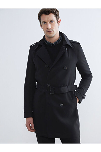 LC Waikiki جاكيت رجالي أسود بقصة ضيقة وياقة من قماش الجبردين