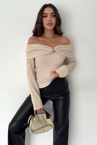 Noa Noa Women's Off-The-Shoulder Blouse with Buckle Detail – Burgundy Charm