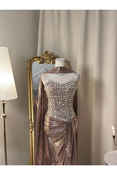 vanus fashion فستان ذهبي بتصميم لامع 5526