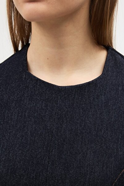 QANU فستان من الدنيم باللون الأزرق الداكن