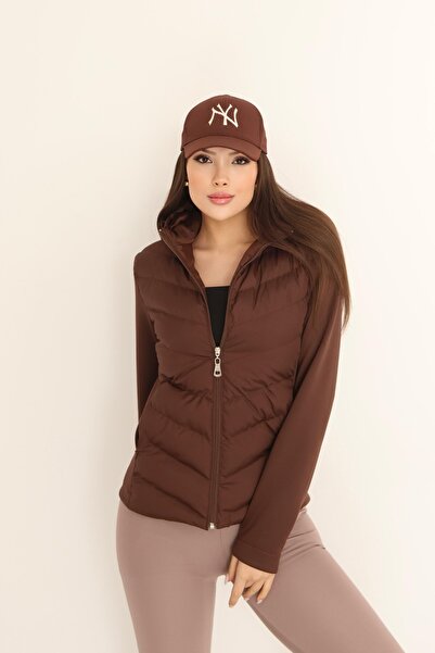 moda poni سترة منتفخة بغطاء للرأس باللون البني