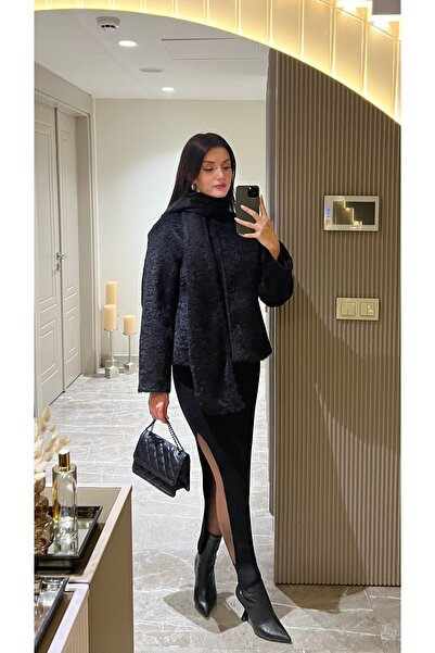 Klex Short Coat with a Beard Scarf