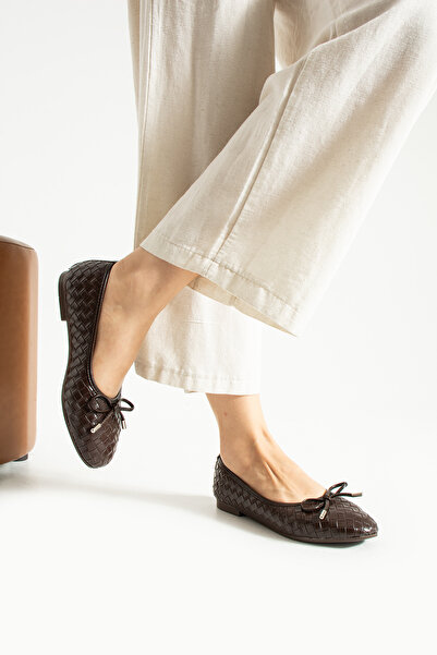 Neva'nın Butiği حذاء باليه نسائي من Bena بتصميم شبكي مفصل ومزين بفيونكة