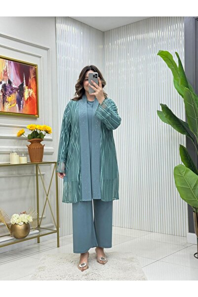 GK Sandy Lace Plus Size Three Piece Set