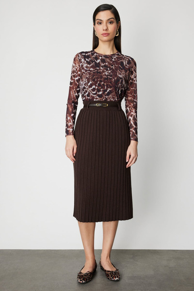 ON Beli Belted Midi Length Knit Skirt