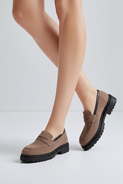 Laura Shoes حذاء لورا النسائي من جلد الغزال لايرا مينك