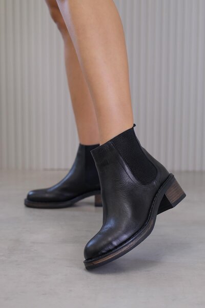 Stil Durağı E9804 model 3 cm heeled new season boots l original leather black