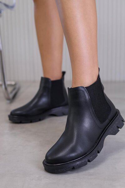 Stil Durağı Ziw Model 2 cm Heel New Season Short Boots Black