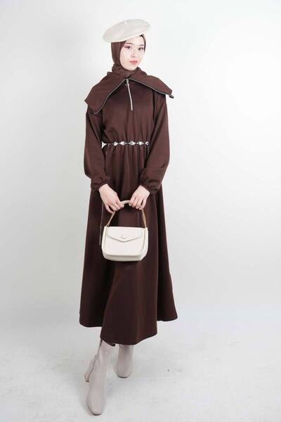 03KIZKULESITEKS فستان تيسيتير بياقة واسعة بسحاب وحزام خصر مطاطي من قماش السكو...