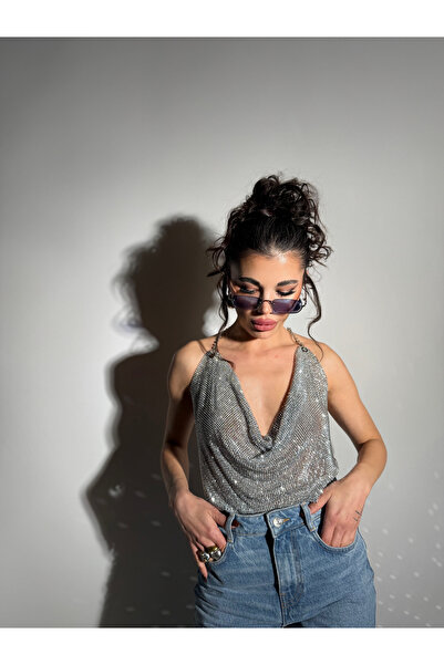 GÜLCİCİ SIRTI AÇIK PARLAK BLUZ