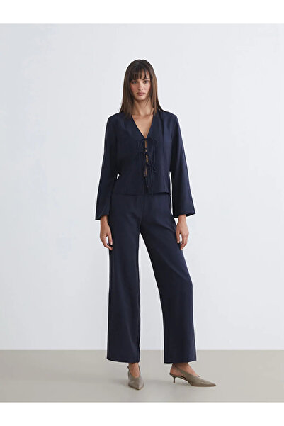 LC Waikiki LCW Vision Lacivert V Yaka Bağlamalı Bluz