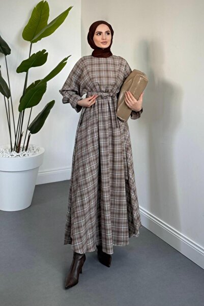 MERVEN AKYÜZ Luciana Mevlana Kesim Ekose Elbise Sütlü Kahve