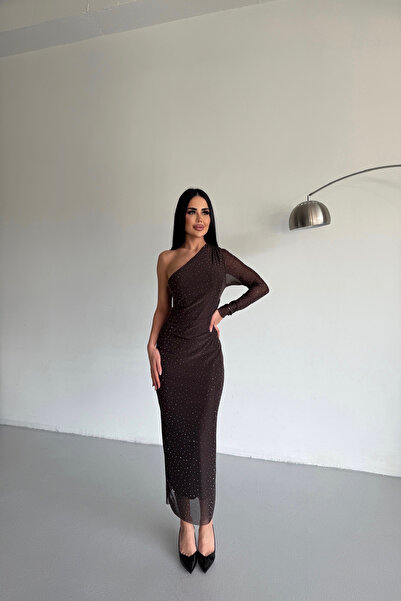 LİLA İSTANBUL Rochie maro cu design special brodat cu piatră pe un umăr