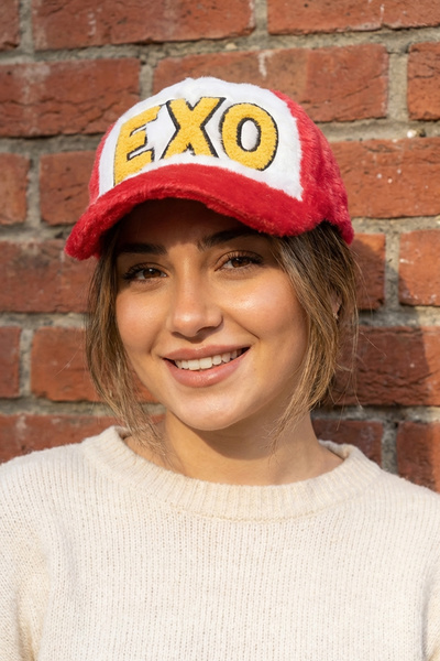 Kapin Exo Nakışlı Peluş Kırmızı Şapka