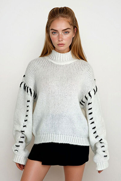 bacc Women's White Blocky Knit Sweater Bchesq-251132