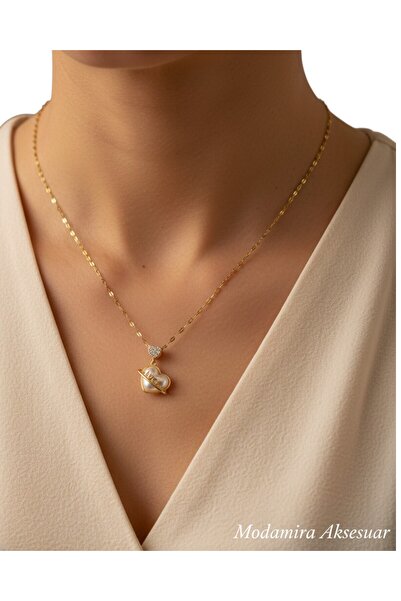 MODAMİRA AKSESUAR قلادة من الفولاذ 316L |   قلب مزين باللؤلؤ ومكتوب عليه الحظ...