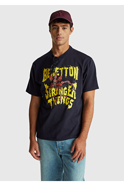 United Colors of Benetton Tricou pentru bărbați, albastru marin bumbac 100% Regular Fit Stranger Things cu imprimeu