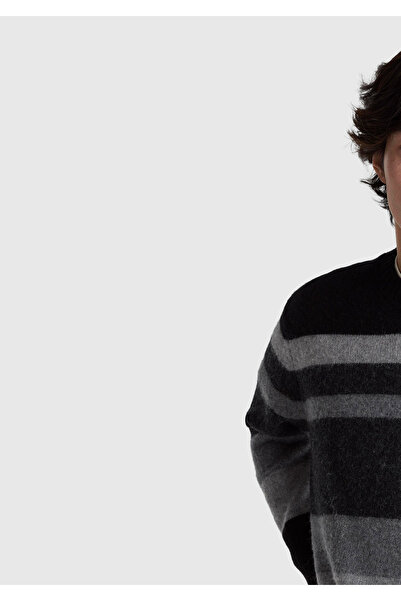 United Colors of Benetton Men's black 100% wool Color Block crew neck sweater