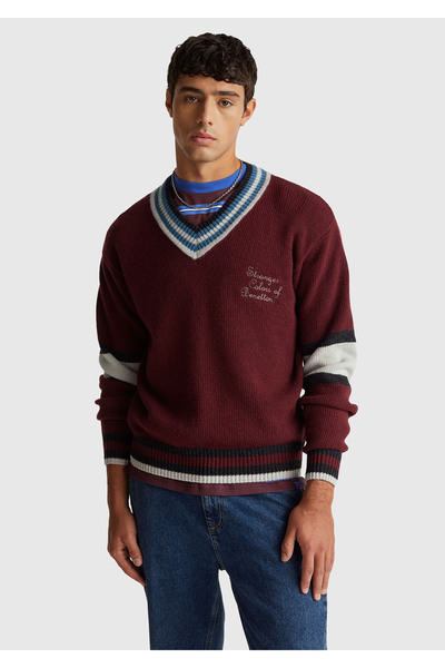 United Colors of Benetton Men's wool blend v-neck stranger things sweater