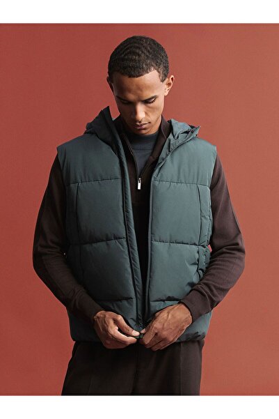 LC Waikiki Lcw Vision Standard Mold Hooded Men's Puffer Vest