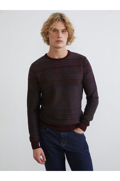 LC Waikiki سترة تريكو رجالية مخططة بياقة دائرية من ماركة موردم