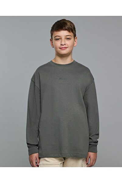 R&B تيشيرت مطبوع بياقة دائرية وأكمام طويلة