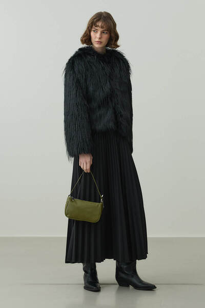 Fahhar Short Fur Coat Black